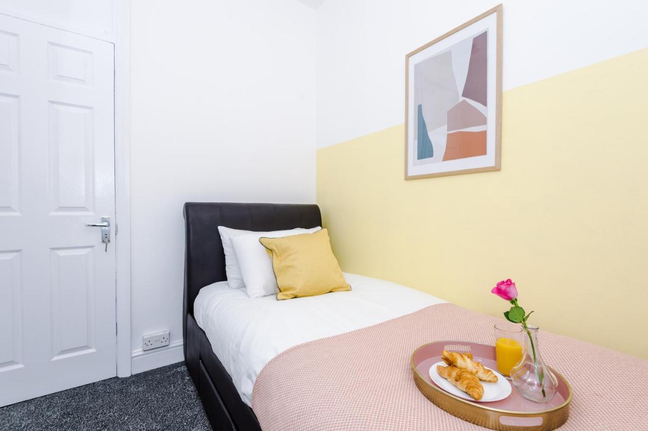 Harley House - Spacious Home With Free Netflix & Parking By Rocketbnb Coventry Exterior photo