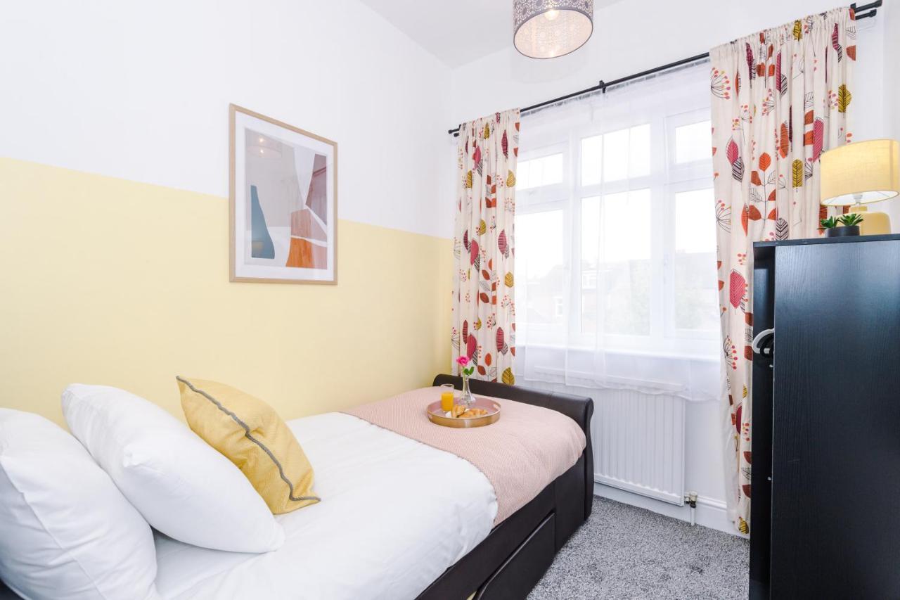 Harley House - Spacious Home With Free Netflix & Parking By Rocketbnb Coventry Exterior photo